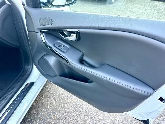 Volvo V-40 1.5 T3 152pk Aut + f1 Dynamic Ed - nap - pano - leer - stoelverw - navi - cam - keyless - harman/kardon picture 54