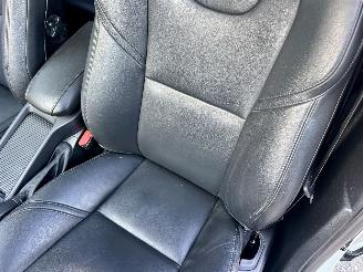 Volvo V-40 1.5 T3 152pk Aut + f1 Dynamic Ed - nap - pano - leer - stoelverw - navi - cam - keyless - harman/kardon picture 46