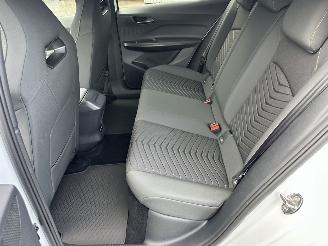 Cupra Born Gereserveerd 62kWh 204pk aut Essential - 47dkm nap - sfeerverl - kuipstoelen - stuurverw - front + line assist picture 55