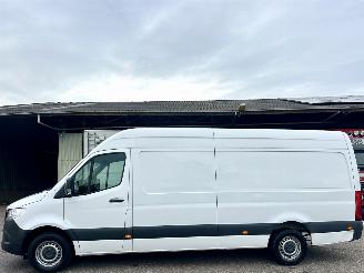 Schade bestelwagen Mercedes Sprinter 315 1.9 CDI 150pk aut + f1 L3/H3 RWD - 159dkm nap - org nl - 2023/4