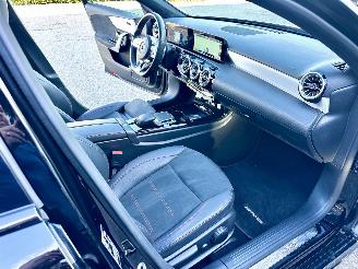 Mercedes A-klasse 250e aut + f1 AMG Bus Sol Limited - nap - pano - 1e eig - widescreen - sfeerverl - cam - front + line assist - keyless picture 21