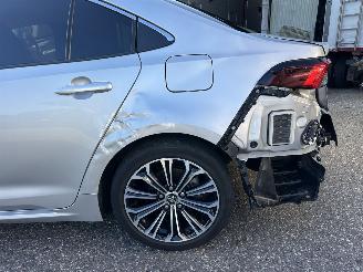 Toyota Corolla 1.8 Hybrid 148pk aut first edition sedan - navi - camera - stuurverw - keyless - front + line + side assist picture 11