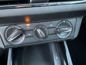 Skoda Scala 1.0 TSI 110pk 6-bak Ambition - nap - 1e eig - navi - virtual - front + line assist - trekh - pdc - all season picture 39