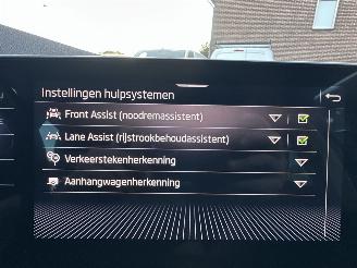 Skoda Scala 1.0 TSI 110pk 6-bak Ambition - nap - 1e eig - navi - virtual - front + line assist - trekh - pdc - all season picture 17
