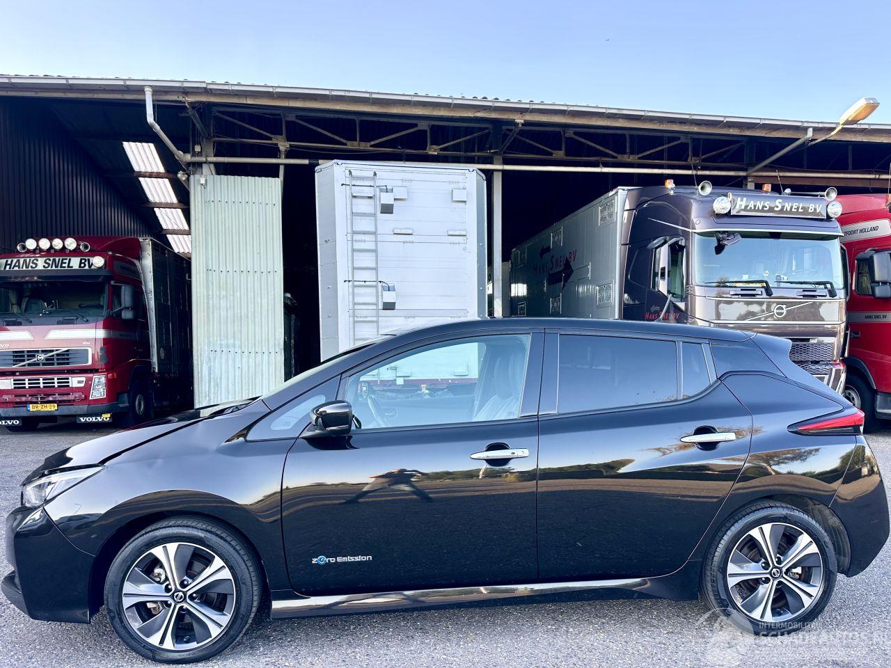 Nissan Leaf 40kWh 150pk aut Tekna - nap - bose - 360cam - keyless - front + line + side assist - stoelverw v+a - stuurverw