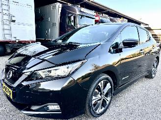 Nissan Leaf 40kWh 150pk aut Tekna - nap - bose - 360cam - keyless - front + line + side assist - stoelverw v+a - stuurverw picture 2