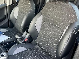 Peugeot 2008 1.2 PureTech 82pk aut + f1 Allure - 33dkm nap - 1e eig - navi - pdc v+a - lmv - clima + cruise contr picture 47