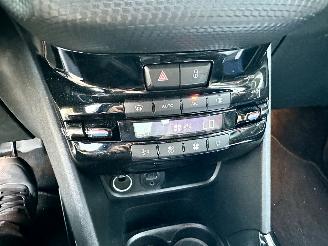 Peugeot 2008 1.2 PureTech 82pk aut + f1 Allure - 33dkm nap - 1e eig - navi - pdc v+a - lmv - clima + cruise contr picture 41