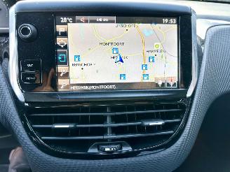 Peugeot 2008 1.2 PureTech 82pk aut + f1 Allure - 33dkm nap - 1e eig - navi - pdc v+a - lmv - clima + cruise picture 20