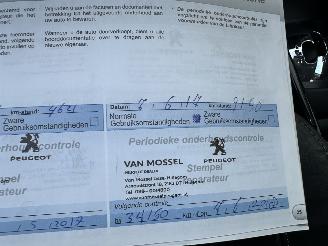 Peugeot 2008 1.2 PureTech 82pk aut + f1 Allure - 33dkm nap - 1e eig - navi - pdc v+a - lmv - clima + cruise contr picture 32
