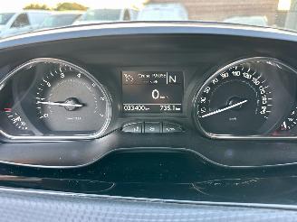 Peugeot 2008 1.2 PureTech 82pk aut + f1 Allure - 33dkm nap - 1e eig - navi - pdc v+a - lmv - clima + cruise picture 17