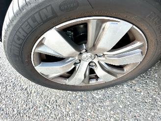 Peugeot 2008 1.2 PureTech 82pk aut + f1 Allure - 33dkm nap - 1e eig - navi - pdc v+a - lmv - clima + cruise contr picture 71
