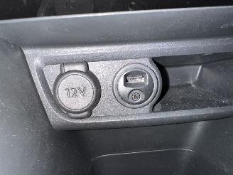 Peugeot 2008 1.2 PureTech 82pk aut + f1 Allure - 33dkm nap - 1e eig - navi - pdc v+a - lmv - clima + cruise contr picture 34