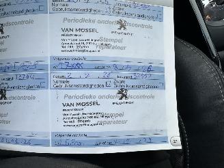 Peugeot 2008 1.2 PureTech 82pk aut + f1 Allure - 33dkm nap - 1e eig - navi - pdc v+a - lmv - clima + cruise contr picture 26