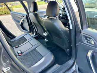 Peugeot 2008 1.2 PureTech 82pk aut + f1 Allure - 33dkm nap - 1e eig - navi - pdc v+a - lmv - clima + cruise contr picture 59