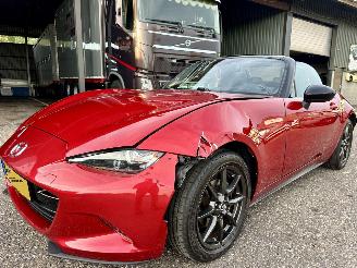 Mazda MX-5 Cabrio 1.5 SkyActiv-G 131pk 6-bak GT-M - bose - navi - leer - stoelverw - pdc - clima - cruise - keyless picture 2