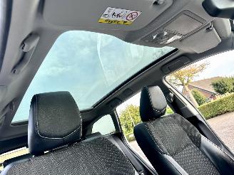 Toyota Auris Touring Sports 1.8 Hybrid aut 123pk L.Pro Exe - nap - pano - xenon - navi - camera - keyless - bearlock - pdc v+a picture 15
