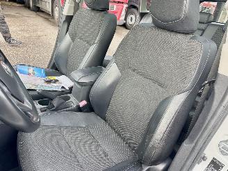 Toyota Auris Touring Sports 1.8 Hybrid aut 123pk L.Pro Exe - nap - pano - xenon - navi - camera - keyless - bearlock - pdc v+a picture 48