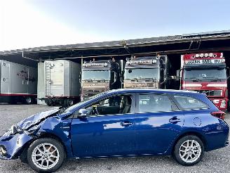 Avarii autoturisme Toyota Auris Touring Sports 1.8 Hybrid 99pk aut Aspiration - nap - clima - cruise - navi - camera - aux - usb - facelift 2015/9