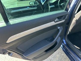 Volkswagen Passat 1.4 TSI GTE 156pk aut Highline variant - pano - massage - stoelverw - trekh - navi - front assist picture 34