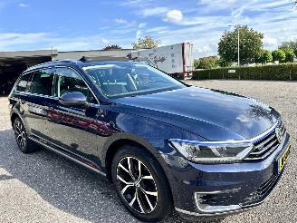 Volkswagen Passat 1.4 TSI GTE 156pk aut Highline variant - pano - massage - stoelverw - trekh - navi - front assist picture 3