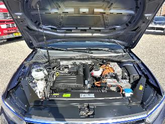 Volkswagen Passat 1.4 TSI GTE 156pk aut Highline variant - pano - massage - stoelverw - trekh - navi - front assist picture 9