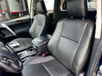 Toyota Landcruiser 2.8D-4D F 204pk aut 4WD Comfort high roof window van - nw model - leer - stoelverw - keyless - camera picture 17
