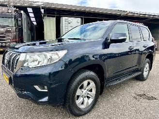 Toyota Landcruiser 2.8D-4D F 204pk aut 4WD Comfort high roof window van - nw model - leer - stoelverw - keyless - camera picture 2