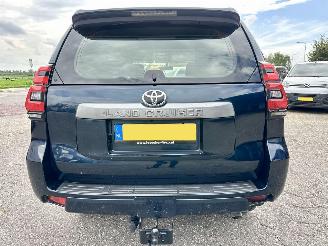 Toyota Landcruiser 2.8D-4D F 204pk aut 4WD Comfort high roof window van - nw model - leer - stoelverw - keyless - camera picture 6