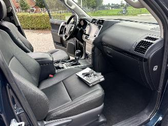 Toyota Landcruiser 2.8D-4D F 204pk aut 4WD Comfort high roof window van - nw model - leer - stoelverw - keyless - camera picture 16