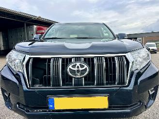 Toyota Landcruiser 2.8D-4D F 204pk aut 4WD Comfort high roof window van - nw model - leer - stoelverw - keyless - camera picture 3