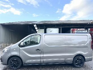 Schade bestelwagen Renault Trafic 1.6 dCi 145pk T29 L2/H1 Comfort Energy 3Pers - navi - camera - keyless - lmv - pdc - alarm - trekh 2019/6