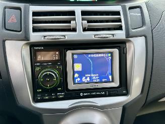 Toyota Yaris 1.3 VVT-I 87pk Sol MMT Automaat Follow me 5drs - navi - airco - bleutooth - 80dkm - elektr ramen v + spiegels picture 17