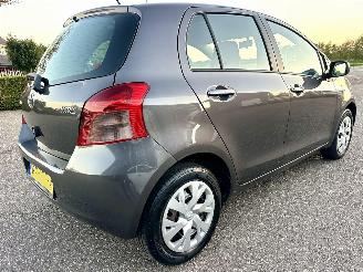 Toyota Yaris 1.3 VVT-I 87pk Sol MMT Automaat Follow me 5drs - navi - airco - bleutooth - 80dkm - elektr ramen v + spiegels picture 5