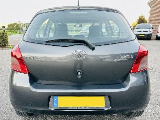 Toyota Yaris 1.3 VVT-I 87pk Sol MMT Automaat Follow me 5drs - navi - airco - bleutooth - 80dkm - elektr ramen v + spiegels picture 6