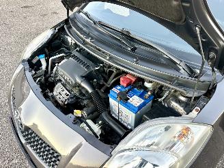 Toyota Yaris 1.3 VVT-I 87pk Sol MMT Automaat Follow me 5drs - navi - airco - bleutooth - 80dkm - elektr ramen v + spiegels picture 8