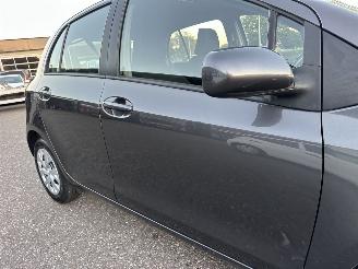 Toyota Yaris 1.3 VVT-I 87pk Sol MMT Automaat Follow me 5drs - navi - airco - bleutooth - 80dkm - elektr ramen v + spiegels picture 70