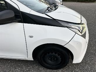 Toyota Aygo 1.0 VVT-i 72pk X-Fun 5drs - 39dkm nap - 1e eig - airco - cruise - esp - elektr ramen - rijdbaar picture 69