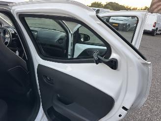 Toyota Aygo 1.0 VVT-i 72pk X-Fun 5drs - 39dkm nap - 1e eig - airco - cruise - esp - elektr ramen - rijdbaar picture 46