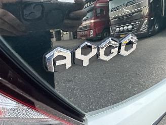 Toyota Aygo 1.0 VVT-i 72pk X-Fun 5drs - 39dkm nap - 1e eig - airco - cruise - esp - elektr ramen - rijdbaar picture 55