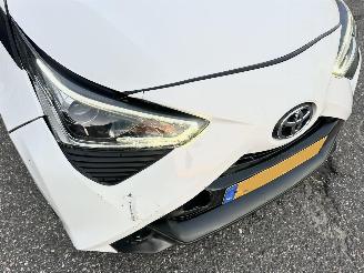 Toyota Aygo 1.0 VVT-i 72pk X-Fun 5drs - 39dkm nap - 1e eig - airco - cruise - esp - elektr ramen - rijdbaar picture 71