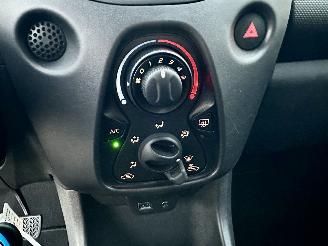 Toyota Aygo 1.0 VVT-i 72pk X-Fun 5drs - 39dkm nap - 1e eig - airco - cruise - esp - elektr ramen - rijdbaar picture 21