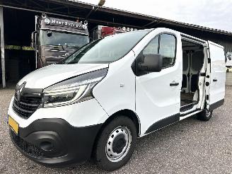 Renault Trafic 2.0 dCi 145pk 6-traps automaat T29 L1H1 Comfort 3pers - nap - 1e eig - 2x schuifdeur - navi - airco - cruise - pdc picture 2