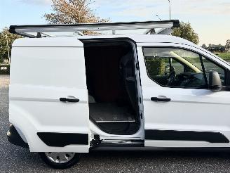 Ford Transit Connect 1.5 TDCI 75pk euro.6 L1 Trend 3Pers - 132dkm nap - airco - cruise - pdc v+a - trekh - imperiaal picture 10