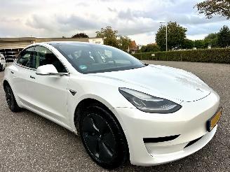 Tesla Model 3 60kWh 238pk aut Standard RWD Plus - pano - nap - navi - camera - leer - stoelverw - pdc v+a - self driving picture 4
