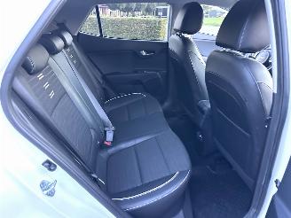 Kia Stonic Gereserveerd 1.0 T-GDi MHEV 101pk GT-Line - nap - 1e eig - navi - camera - 1/2 leer - stuur + stoelverw - keyless entry + start picture 50