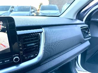Kia Stonic 1.0 T-GDi MHEV GT-Line picture 23