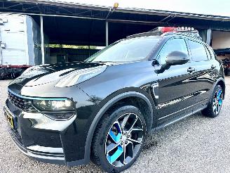 Lynk & Co 01 1.5 Plug-In Hybrid 220pk 7-traps aut - pano - nap - 360cam - 2x laadkabels - keyless - front + line + side assist picture 2