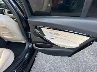 BMW 3-serie 330e 245pk 8-traps aut M-Sport - schuifdak - nap - spoilers - leer - verlaagd - pdc v+a - plug-in hybrid - facelift model picture 46