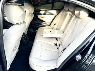 BMW 3-serie 330e 245pk 8-traps aut M-Sport - schuifdak - nap - spoilers - leer - verlaagd - pdc v+a - plug-in hybrid - facelift model picture 18